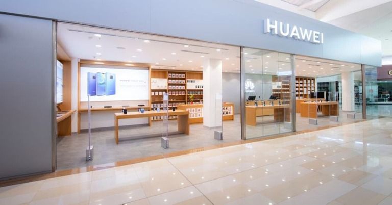 Huawei celebra tercer aniversario de su tienda en Escazú e  inaugura cuatro quioscos más en el país